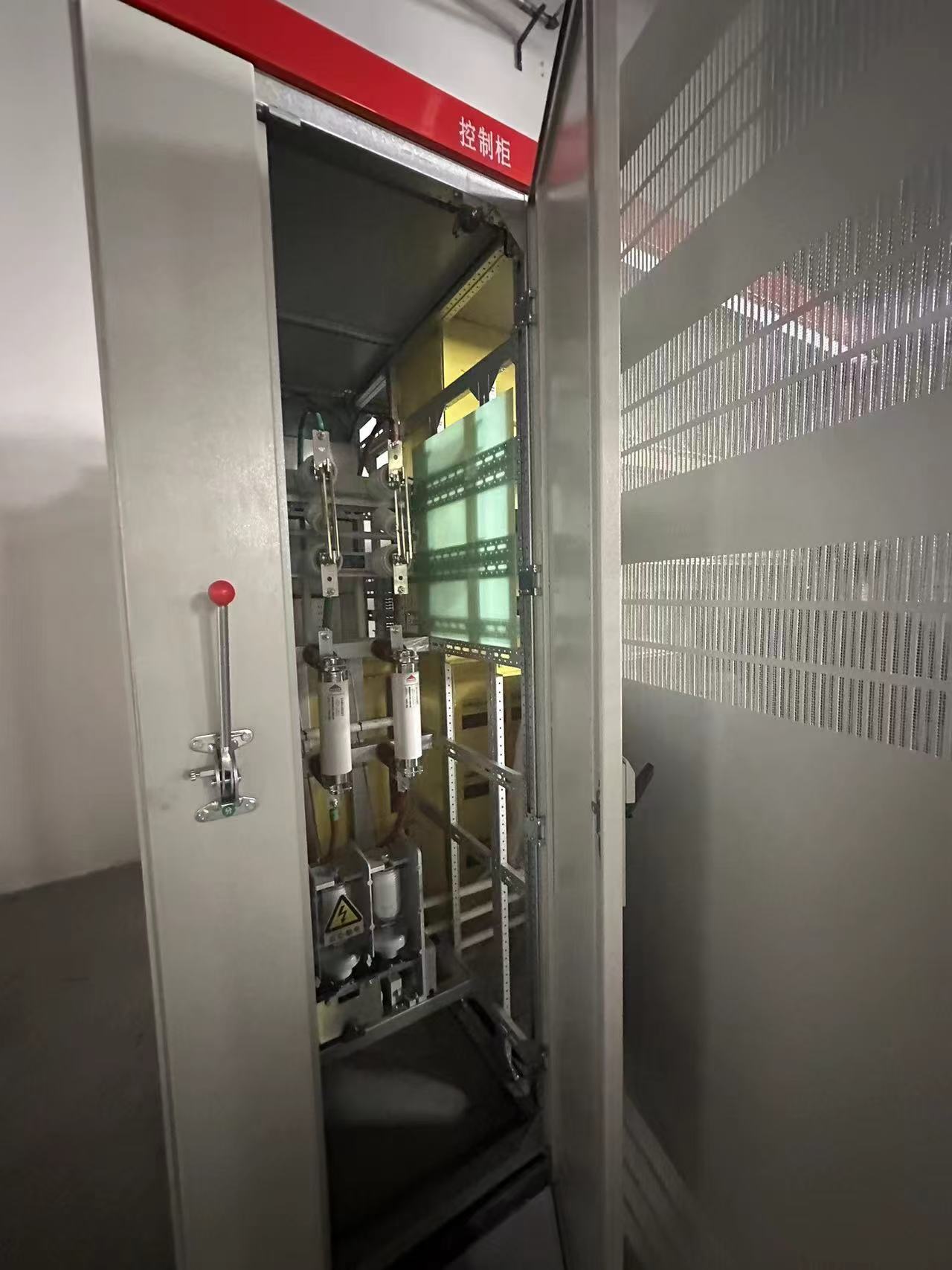 动态电压恢复器智能平衡调控策略研究与应用